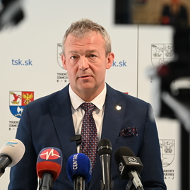 Zväčšiť fotografiu - Poslanci schválili 1. zmenu rozpočtu, najviac financií pôjde do oblasti zdravotníctva - DSC_8091
