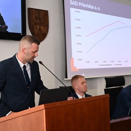 Zväčšiť fotografiu - Poslanci schválili prvú zmenu rozpočtu, najviac financií pôjde do oblasti vzdelávania