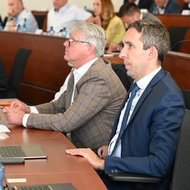 Zväčšiť fotografiu - Poslanci schválili prvú zmenu rozpočtu, najviac financií pôjde do oblasti vzdelávania