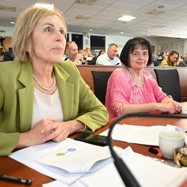 Zväčšiť fotografiu - Poslanci schválili prvú zmenu rozpočtu, najviac financií pôjde do oblasti vzdelávania