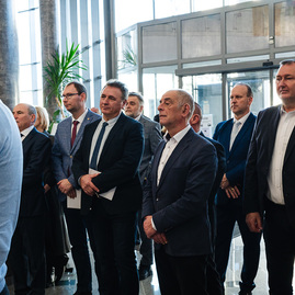 Zväčšiť fotografiu - Pracovnému programu predchádzalo slávnostné odovzdanie kľúča od trenčianskeho hradu - TSK_zastupiteľstvo_január_mini (16 of 49)