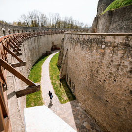 Zväčšiť fotografiu - V. zasadnutie zastupiteľstva tsk - TSK_TN_hrad_trebuchet_web__56_