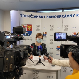 Zväčšiť fotografiu - V budúcom roku župa investuje najviac financií do rekonštrukcie ciest, modernizácie škôl a krajských nemocníc - IMG_20201123_150607