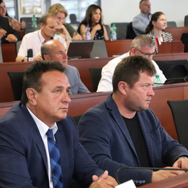 Zväčšiť fotografiu - V najbližšom volebnom období bude v krajskom zastupiteľstve sedieť 44 poslancov, župa pomôže obyvateľom požiarom zasiahnutej bytovky v handlovej - IMG_0062