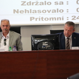 Zväčšiť fotografiu - V najbližšom volebnom období bude v krajskom zastupiteľstve sedieť 44 poslancov, župa pomôže obyvateľom požiarom zasiahnutej bytovky v handlovej - IMG_0065
