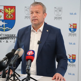 Zväčšiť fotografiu - V najbližšom volebnom období bude v krajskom zastupiteľstve sedieť 44 poslancov, župa pomôže obyvateľom požiarom zasiahnutej bytovky v handlovej - IMG_0108