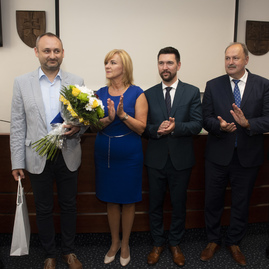 Vii. zasadnutie zastupiteľstva tsk:župa minulý rok hospodárila s prebytkom viac ako 23 mil. €, teraz ich investuje do ciest, nemocníc i škôl - 20180514_Cena_TSK_026