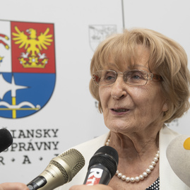 Vii. zasadnutie zastupiteľstva tsk:župa minulý rok hospodárila s prebytkom viac ako 23 mil. €, teraz ich investuje do ciest, nemocníc i škôl - 20180514_Cena_TSK_068