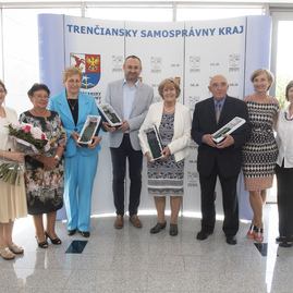 Vii. zasadnutie zastupiteľstva tsk:župa minulý rok hospodárila s prebytkom viac ako 23 mil. €, teraz ich investuje do ciest, nemocníc i škôl - 20180514_Cena_TSK_077