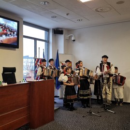 Zväčšiť fotografiu - Župa ide do ťažkých čias, v budúcom roku prevažne dokončí len rozrobené projekty - 20231211_134057