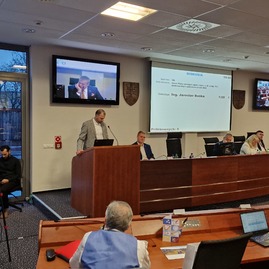 Zväčšiť fotografiu - Župa ide do ťažkých čias, v budúcom roku prevažne dokončí len rozrobené projekty - 20231211_154024
