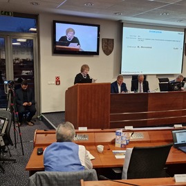Zväčšiť fotografiu - Župa ide do ťažkých čias, v budúcom roku prevažne dokončí len rozrobené projekty - 20231211_160736
