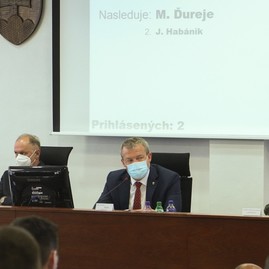 Zväčšiť fotografiu - Župa minulý rok hospodárila s prebytkom viac ako 25 mil. eur, pokračovať bude v rozbehnutých investíciách - TSK_zastupitelstvo (15 of 15)