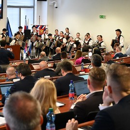 Zväčšiť fotografiu - Župné nemocnice majú jedného riaditeľa, poslanci schválili rozpočet na najbližšie tri roky