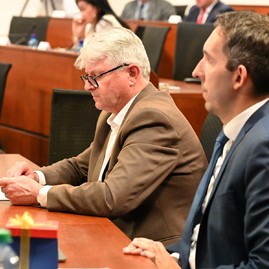 Zväčšiť fotografiu - Župné nemocnice majú jedného riaditeľa, poslanci schválili rozpočet na najbližšie tri roky