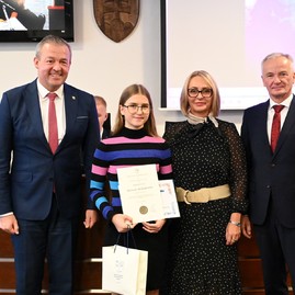 Zväčšiť fotografiu - Župné nemocnice majú jedného riaditeľa, poslanci schválili rozpočet na najbližšie tri roky