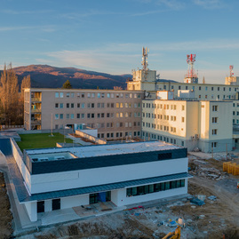 Zväčšiť fotografiu - Bojnická nemocnica má najmodernejší urgentný príjem v kraji! - DJI_0763