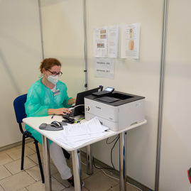 Zväčšiť fotografiu - Cez víkend očkujeme vakcínou comirnaty - TSK_VKOC TN_22_05-20
