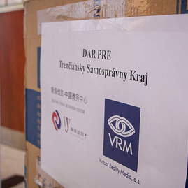 Zväčšiť fotografiu - Darované respirátory poslúžia zaočkovaným - TSK_dar_respirátory_China (1 of 18)