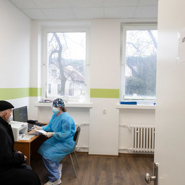 Zväčšiť fotografiu - Darované vakcíny z francúzska pomôžu aj bojnickej nemocnici - 4