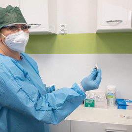 Zväčšiť fotografiu - Darované vakcíny z francúzska pomôžu aj bojnickej nemocnici - 5