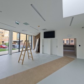 Zväčšiť fotografiu - Diagnostické centrum považskobystrickej nemocnice tesne pred dokončením - 20210907_080240