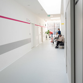 Zväčšiť fotografiu - Diagnostické centrum v plnej prevádzke - NSP PB_diagnostické centrum_pacienti_mini-10