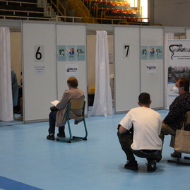 Zväčšiť fotografiu - Jednodávkovú vakcínu budú podávať už aj na trenčianskom výstavisku! - Očkovanie_05-1 (94)