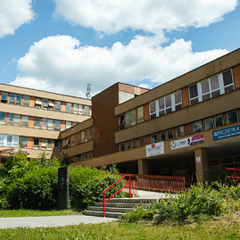 Zväčšiť fotografiu - Kraj ponúka miesta vo výberovej komisii na riadenie nemocníc regionálnym združeniam miestnej samosprávy - TSK_NsP PB_schody_mini (26 of 52)