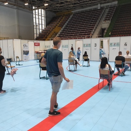 Zväčšiť fotografiu - Krajské očkovacie centrá hlásia rekordné číslo zaočkovaných! - IMG_20210605_180444