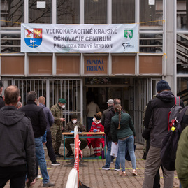 Zväčšiť fotografiu - Krajské očkovacie centrá otvoria svoje brány s touto víkendovou kapacitou - TSK_VKOC PD otvorenie_web (73)