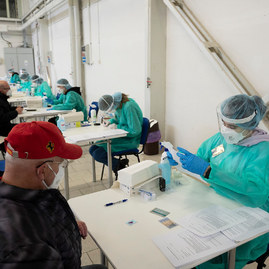 Zväčšiť fotografiu - Krajské vakcinačné centrum v trenčíne otvorené! - 20210320_TN_Vakcinacne_centrum_022w