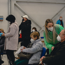 Zväčšiť fotografiu - Krajské vakcinačné centrum v trenčíne otvorené! - TSK_Otvorenie VKOC Trenčín-90