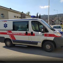 Zväčšiť fotografiu - Laboratórne testovanie na koronavírus funguje oddnes aj v trenčíne - Zdroj_I ROSKO MY SME
