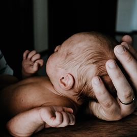 Mamičky zvolili považskobystrickú pôrodnicu za najlepšiu v kraji - kelly-sikkema-V106bb1a9BY-unsplash