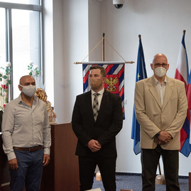 Zväčšiť fotografiu - Milí zdravotníci, ďakujeme vám! - TSK_oceňovanie zdravotníkov 2021_mini-23
