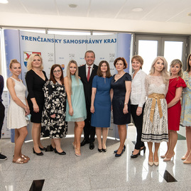 Zväčšiť fotografiu - Milí zdravotníci, ďakujeme vám! - TSK_oceňovanie zdravotníkov 2021_mini-58