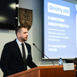 Zväčšiť fotografiu - Minister sa stretol so zdravotníkmi z trenčianskeho kraja - TSK_MZ_okruhly stol (17 of 42)