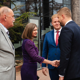 Zväčšiť fotografiu - Minister sa stretol so zdravotníkmi z trenčianskeho kraja - TSK_MZ_okruhly stol (4 of 42)