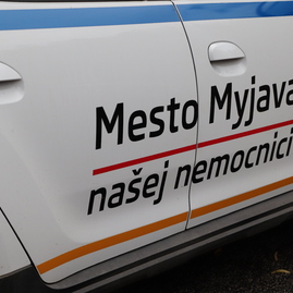 Zväčšiť fotografiu - Myjavská nemocnica výjazdovo očkovala v ďalšom župnom zariadení - IMG_4088