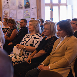 Zväčšiť fotografiu - Najlepších zdravotníkov ocenili na hrade - TSK_zdravotnici_mini (20 of 112)