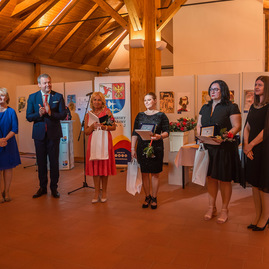 Zväčšiť fotografiu - Najlepších zdravotníkov ocenili na hrade - TSK_zdravotnici_mini (50 of 112)