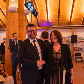 Zväčšiť fotografiu - Najlepších zdravotníkov ocenili na hrade - TSK_zdravotnici_mini (96 of 112)