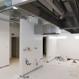 Zväčšiť fotografiu - Najmenšia župná nemocnica bude mať oddelenie multiodborovej intenzívnej starostlivosti - 20200914_MY_NsP_012w