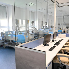 Zväčšiť fotografiu - Najmenšia župná nemocnica má oddelenie s najmodernejším vybavením - 20210902_TSK_zdravotnictvo_091w