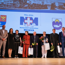Zväčšiť fotografiu - Najmenšia župná nemocnica oslávila okrúhle jubileum - TSK_NsP MY_70_mini-77