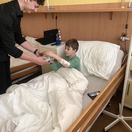 Zväčšiť fotografiu - Nemocnica zakúpi nový prístroj vďaka študentskej zbierke - IMG_5570