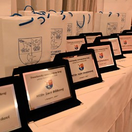 Zväčšiť fotografiu - Nominujte zdravotníkov za ich obdivuhodnú prácu