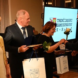 Zväčšiť fotografiu - Nominujte zdravotníkov za ich obdivuhodnú prácu
