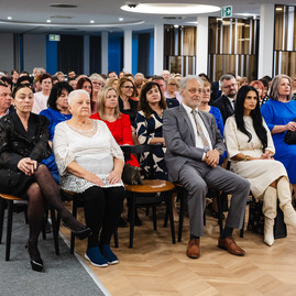Zväčšiť fotografiu - Ocenenie pre tých, ktorí svojou prácou budujú lepšiu spoločnosť - TSK_oceňovanie_zdravotníci_sociálnici_mini (13 of 116)